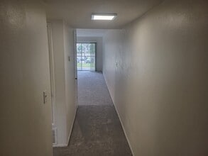 562 Ebbtide Cir, Unit 562 in Port Hueneme, CA - Foto de edificio - Building Photo