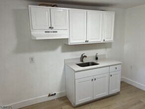 1300 Pierce St in Rahway, NJ - Building Photo - Building Photo