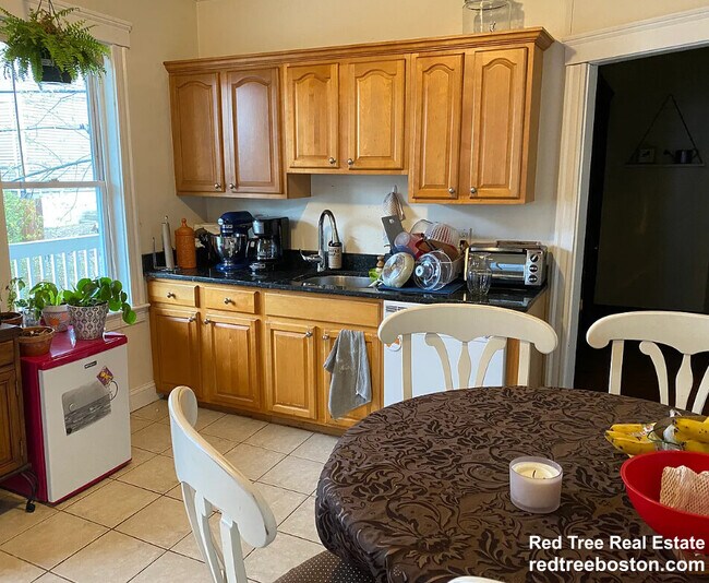 54 Tremont St, Unit #3