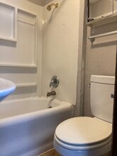 264 College St SE, Unit 3 in Valley City, ND - Foto de edificio - Building Photo