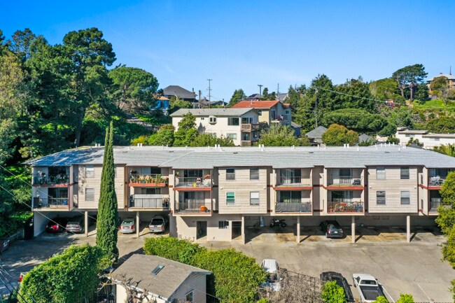 220 Clarence St in Richmond, CA - Building Photo - Building Photo