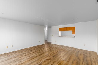 Silver Mill Apartments in Dover, DE - Building Photo - Interior Photo