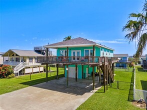3923 Reeves Dr in Galveston, TX - Building Photo - Building Photo