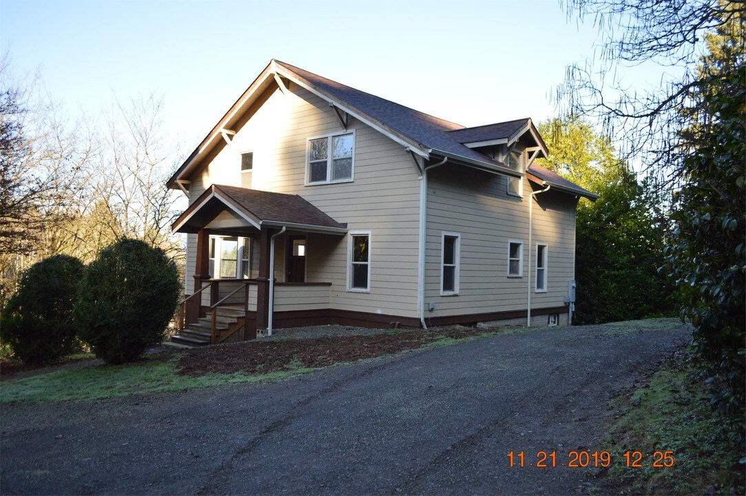75905 Gp Erickson Rd in Clatskanie, OR - Building Photo