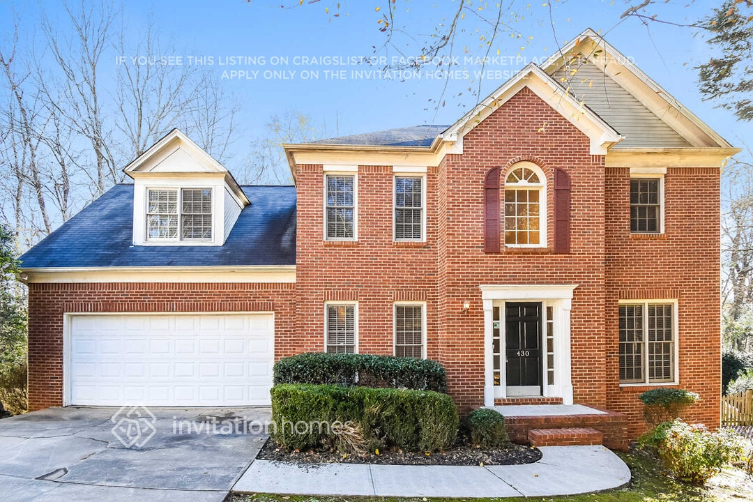 430 Croftwood Close in Duluth, GA - Foto de edificio