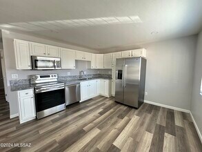 1045 E Halcyon Rd in Tucson, AZ - Building Photo - Building Photo