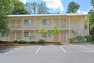 Glennwood Apartments in Burlington, NC - Foto de edificio - Building Photo