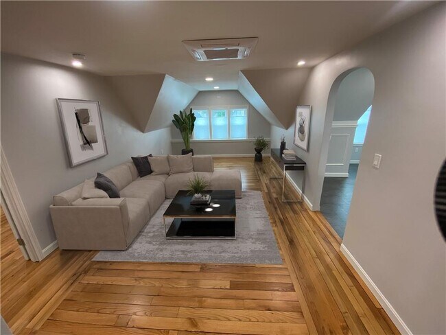 27 W Park Pl in Woonsocket, RI - Building Photo - Building Photo
