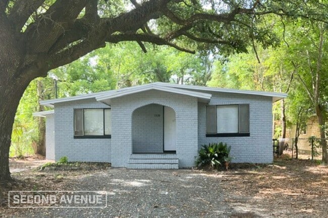 property at 1938 Talladega Rd