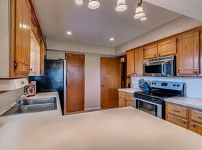 8301 Azurewood Dr in Oklahoma City, OK - Building Photo - Building Photo