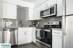 5704 W Thomas Rd in Phoenix, AZ - Building Photo