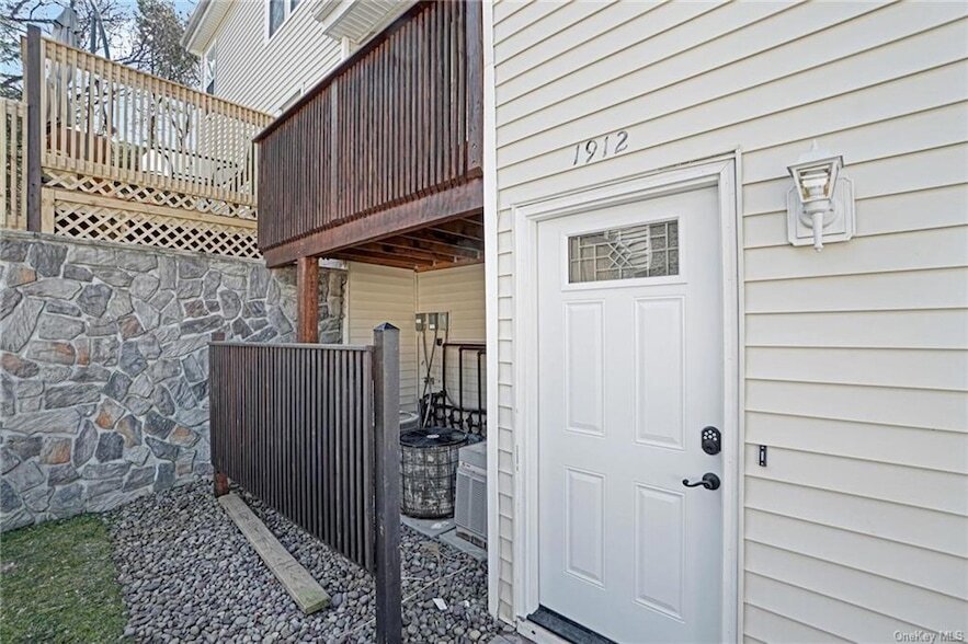 1912 Whispering Hills Dr, Unit 25 in Chester, NY - Building Photo