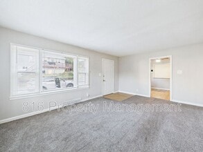 2700 Oakley Ave in Kansas City, MO - Building Photo - Building Photo