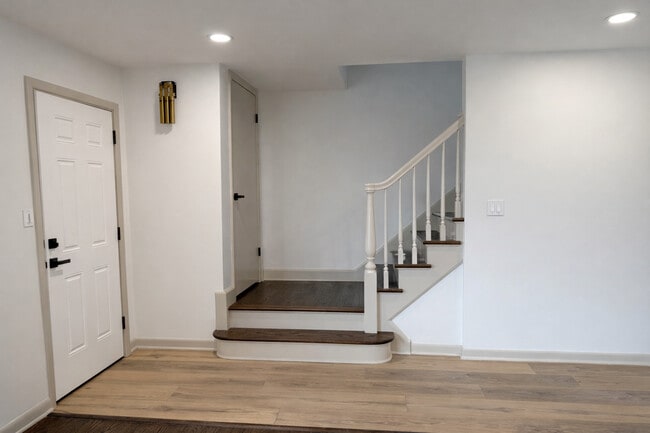 933 College Ave in Wheaton, IL - Building Photo - Building Photo