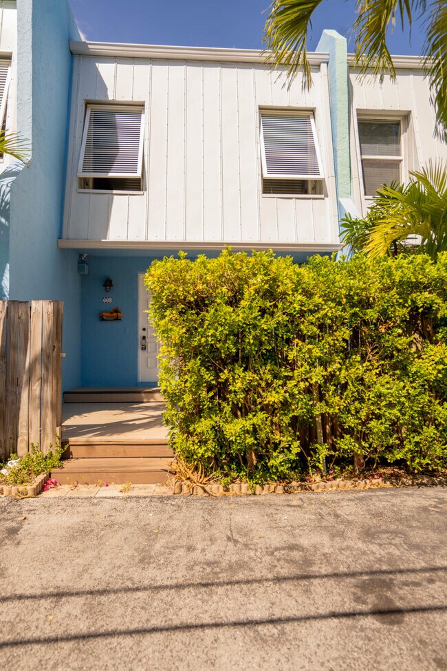 750 Rider Rd in Boynton Beach, FL - Foto de edificio - Building Photo