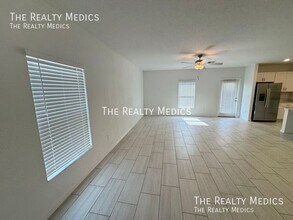 35287 Cassis Path in Zephyrhills, FL - Building Photo - Building Photo