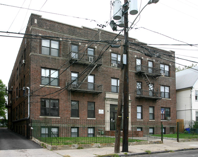 22 Irving St in Newark, NJ - Building Photo - Building Photo