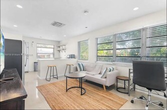 280 NE 165th St in Miami, FL - Building Photo - Building Photo