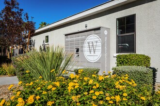 EVERETT APARTMENT HOMES in Las Vegas, NV - Foto de edificio - Building Photo