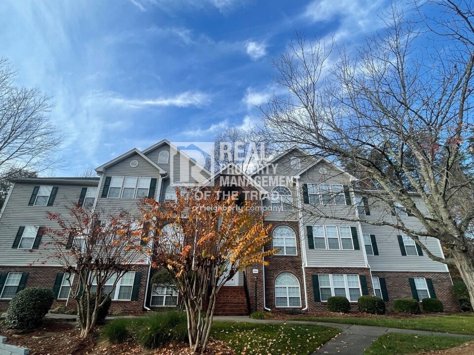 824 Timberline Ridge Ct in Winston-Salem, NC - Building Photo