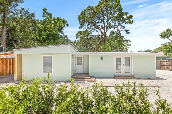 property at 2456 W Rainbow Cir