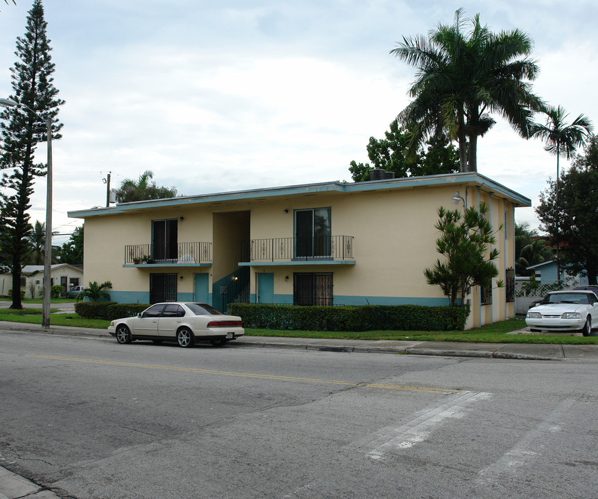 30 NE 84th St in Miami, FL - Foto de edificio