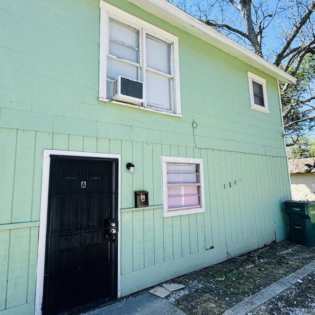 property at 4024 Howard St
