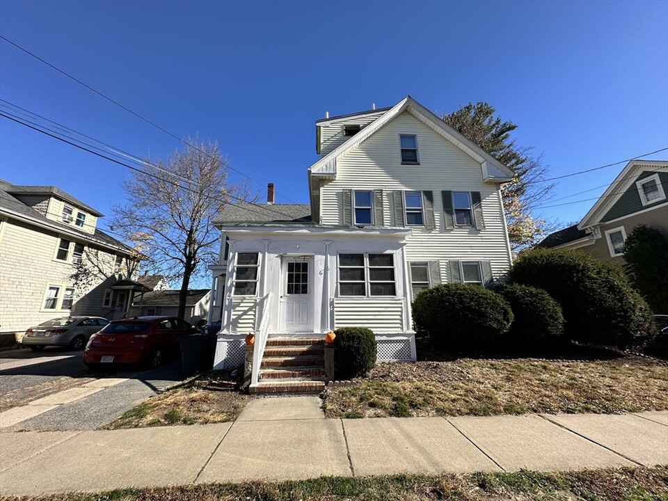 6 Grant St in Natick, MA - Building Photo