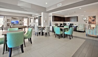 Boulder Pointe in Henderson, NV - Building Photo - Building Photo