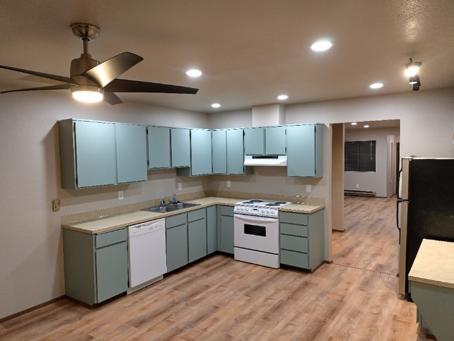 17213 Gravenstein Rd in Bothell, WA - Building Photo - Building Photo