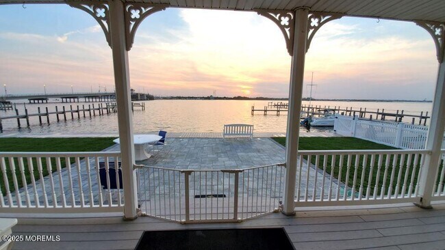 1118 Barnegat Ln in Mantoloking, NJ - Building Photo - Building Photo