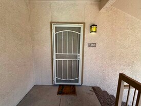 2550 E River Rd in Tucson, AZ - Building Photo