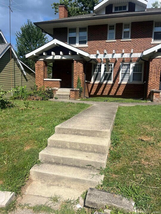 814 N Washington St in Bloomington, IN - Foto de edificio