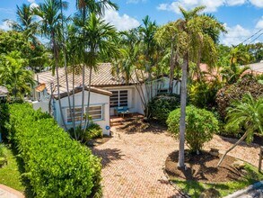 8927 Hawthorne Ave in Surfside, FL - Building Photo - Building Photo