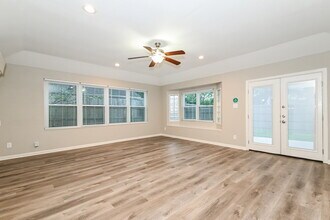 1814 Uvalde St in Mesquite, TX - Foto de edificio - Building Photo