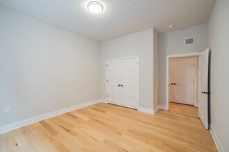 5015 WEST in Philadelphia, PA - Building Photo - Interior Photo