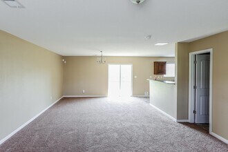 10063 Chariden Dr in Cordova, TN - Building Photo - Building Photo