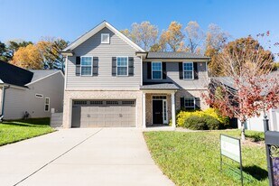 4548 River Gate Dr in Clemmons, NC - Building Photo
