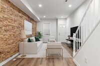 912 N Milton Ave photo'