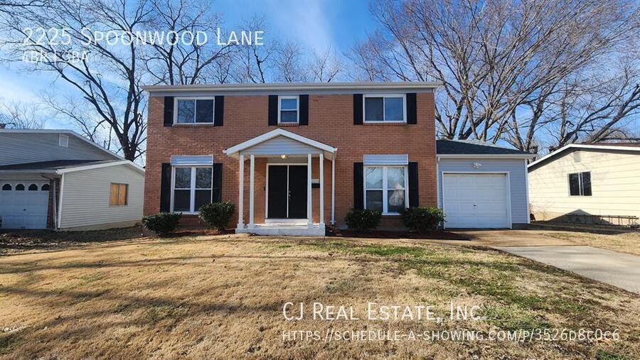 2225 Spoonwood Dr in Florissant, MO - Building Photo