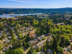 756 NE Brookcliff Ln in Bainbridge Island, WA - Building Photo - Building Photo