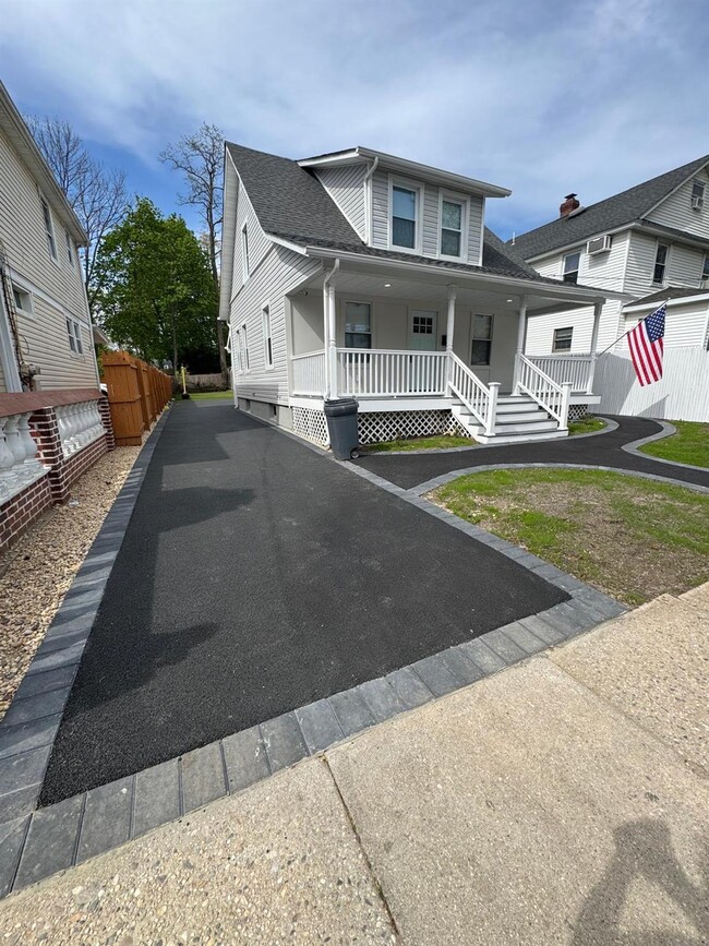 property at 4 W 11th St