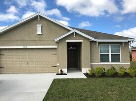 2624 SW 9th Ave in Cape Coral, FL - Building Photo