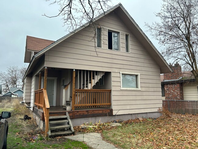 property at 4007 N Napa St