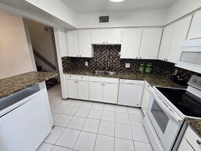 214 Village N Dr in Richardson, TX - Building Photo - Building Photo