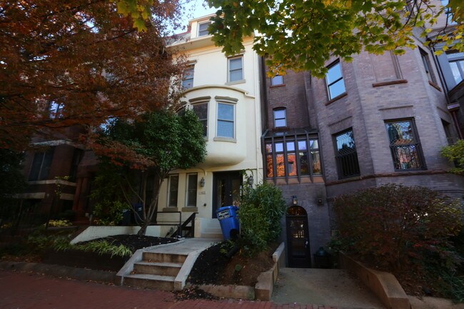 1403 21st St NW