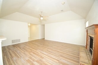 11255 S 105th E Ave in Bixby, OK - Building Photo - Building Photo