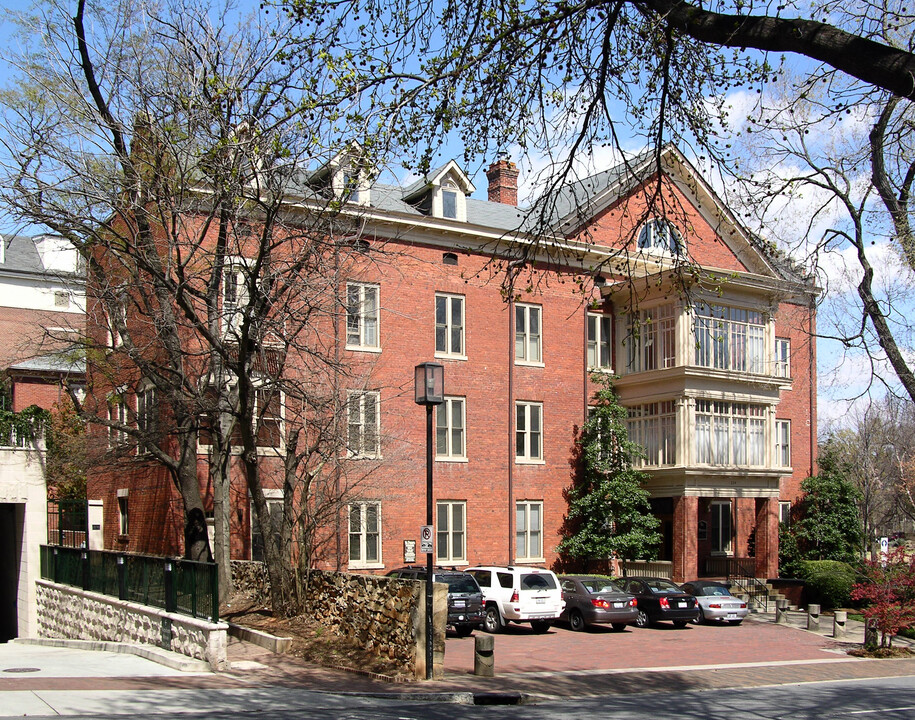 St. Peter's Condominium in Charlotte, NC - Building Photo