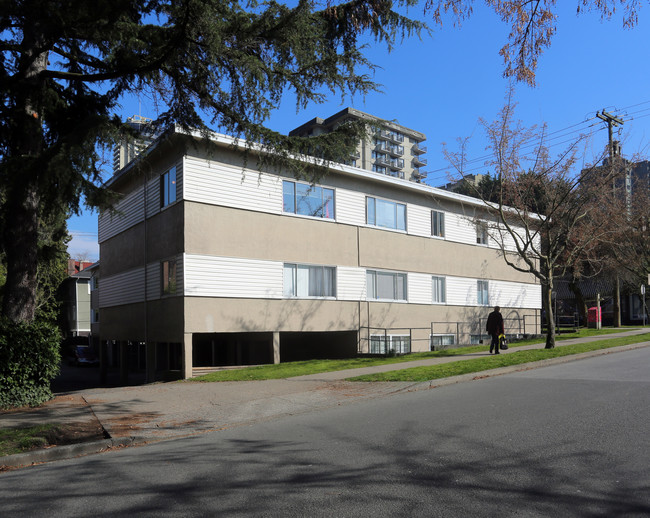 985 Nicola St in Vancouver, BC - Building Photo - Building Photo