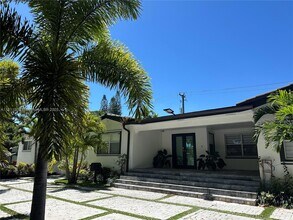 6080 SW 16th St in Miami, FL - Building Photo - Building Photo